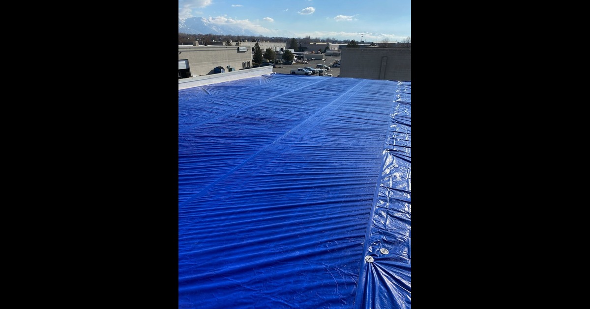 Fast and Effective: Emergency Tarps for Roofs