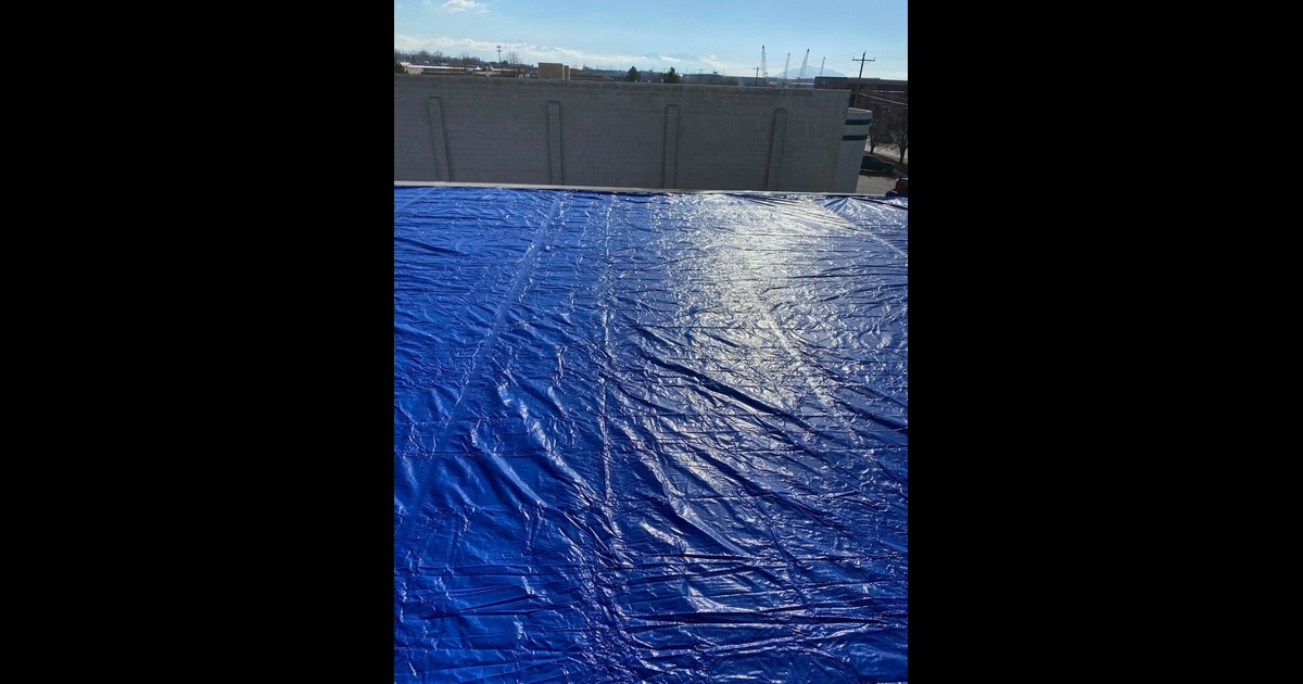 Fast and Effective: Emergency Tarps for Roofs