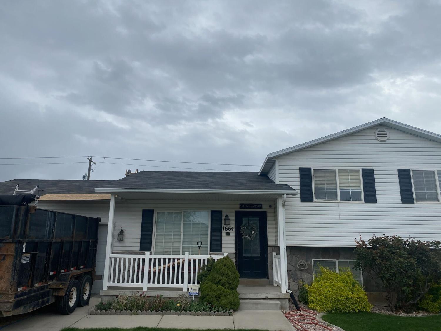 A New Look: Installing Georgetown Gray Rooftops