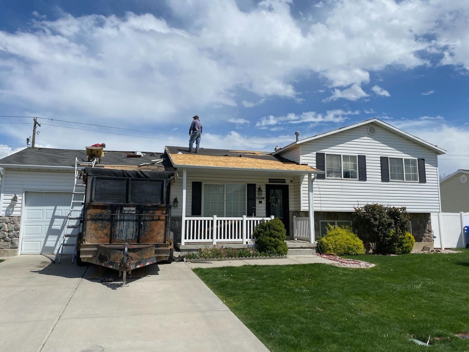A New Look: Installing Georgetown Gray Rooftops