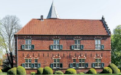 Best 14 Roofing Contractors in Holladay, UT (84117, 84124)